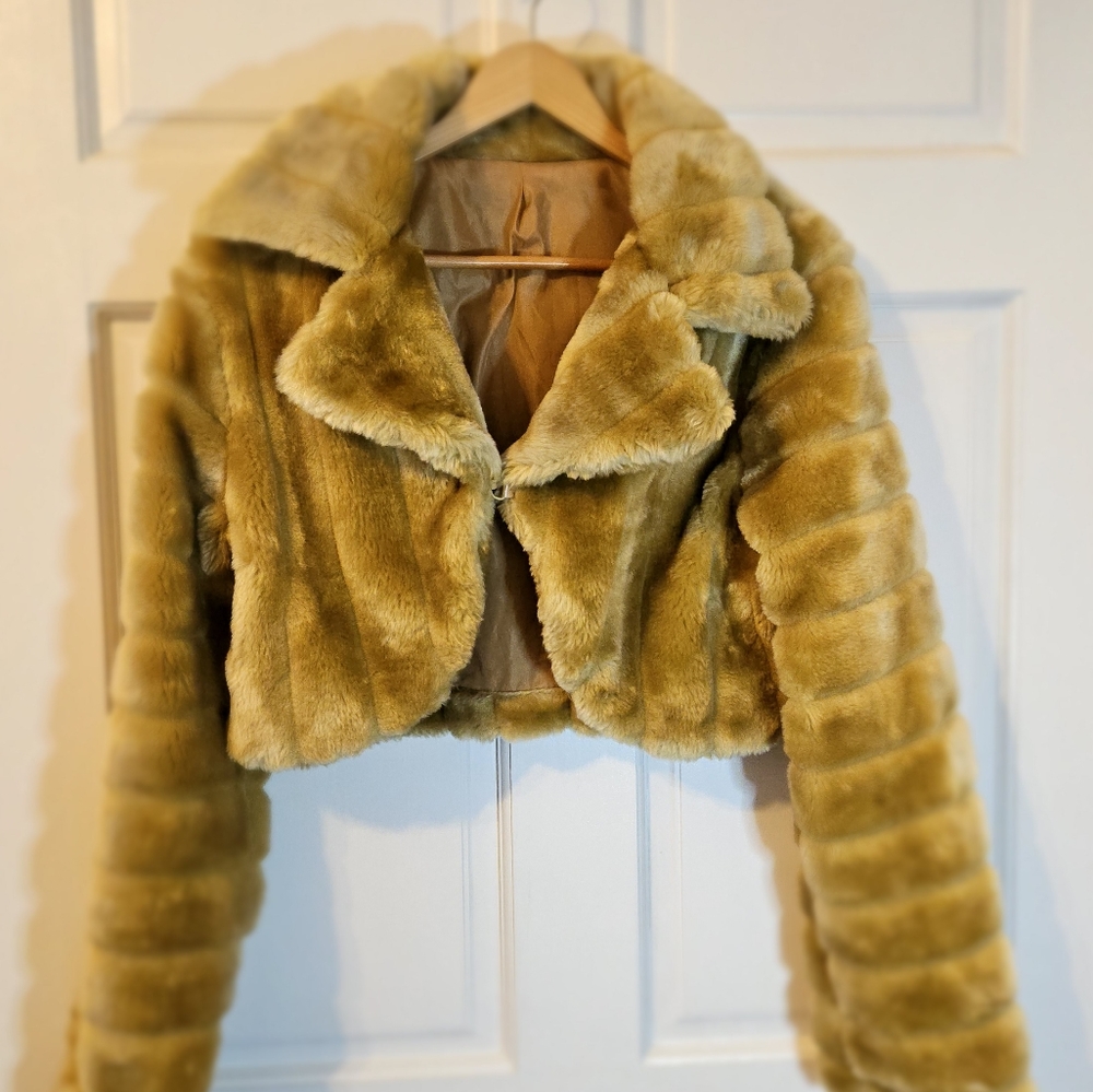 De'rotchild large gold faux fur crop jacket
